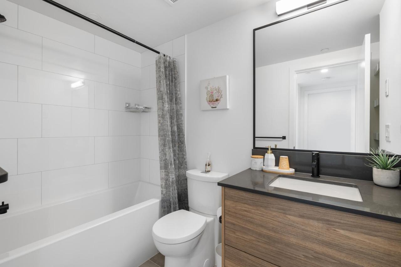 Brand New Luxury Downtown Near The Beach #13 Kelowna Exterior photo